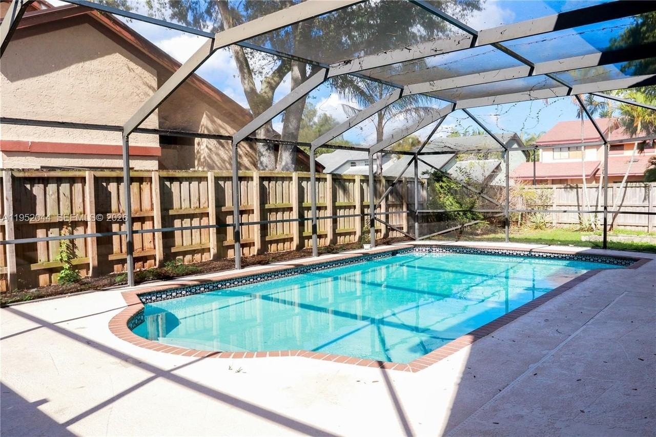 8320 Sw 39th Ct - Photo 3 of 50