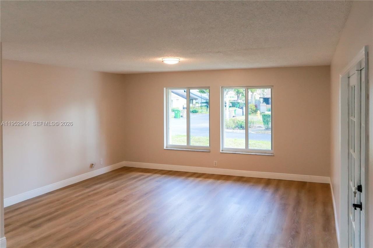 8320 Sw 39th Ct - Photo 7 of 50