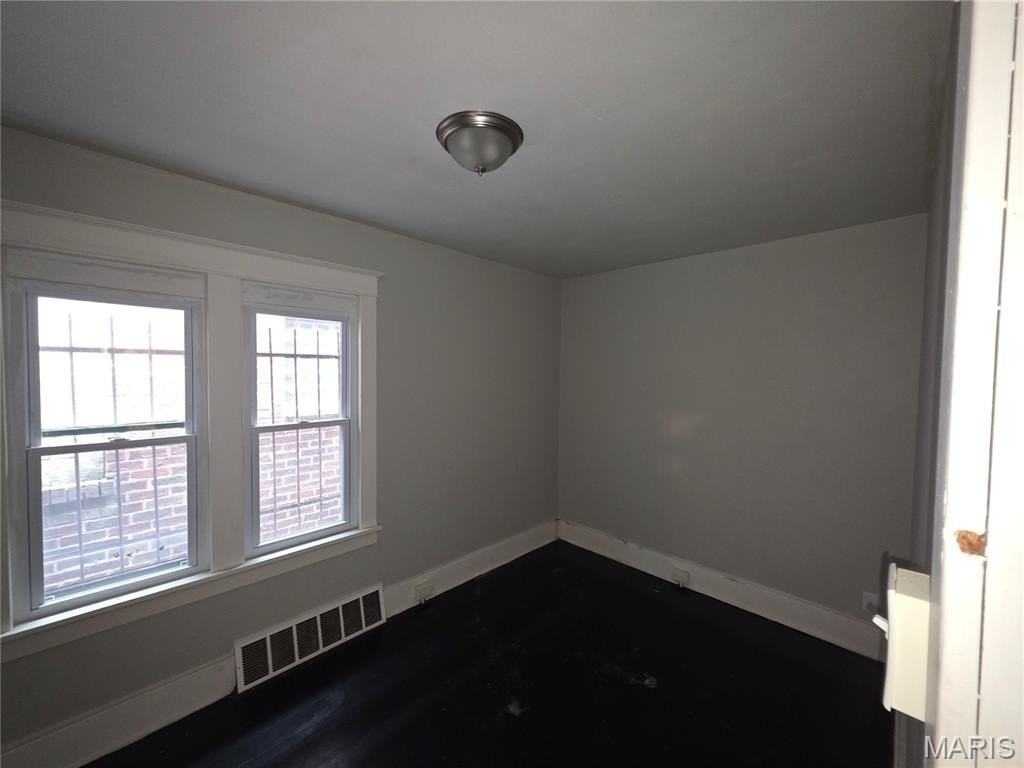 5931 Emma Ave - Photo 4 of 5