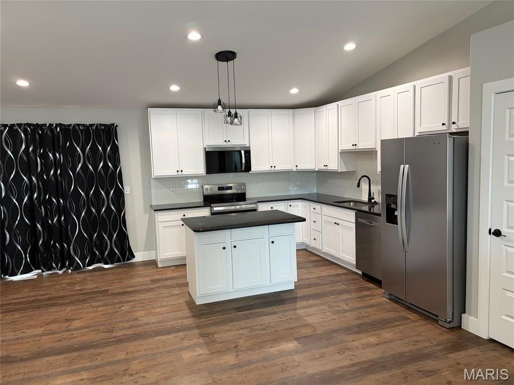 1158 Marathon Dr - Photo 3 of 15