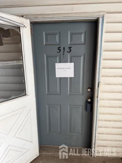 513 Waterford Dr - Photo 2 of 13