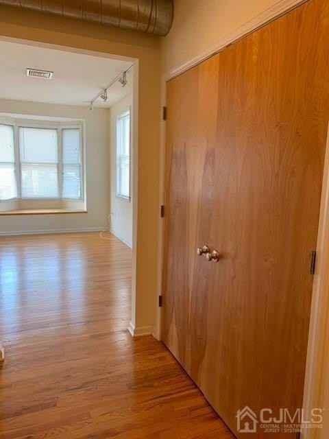 541 Middlesex Ave #1 - Photo 7 of 27