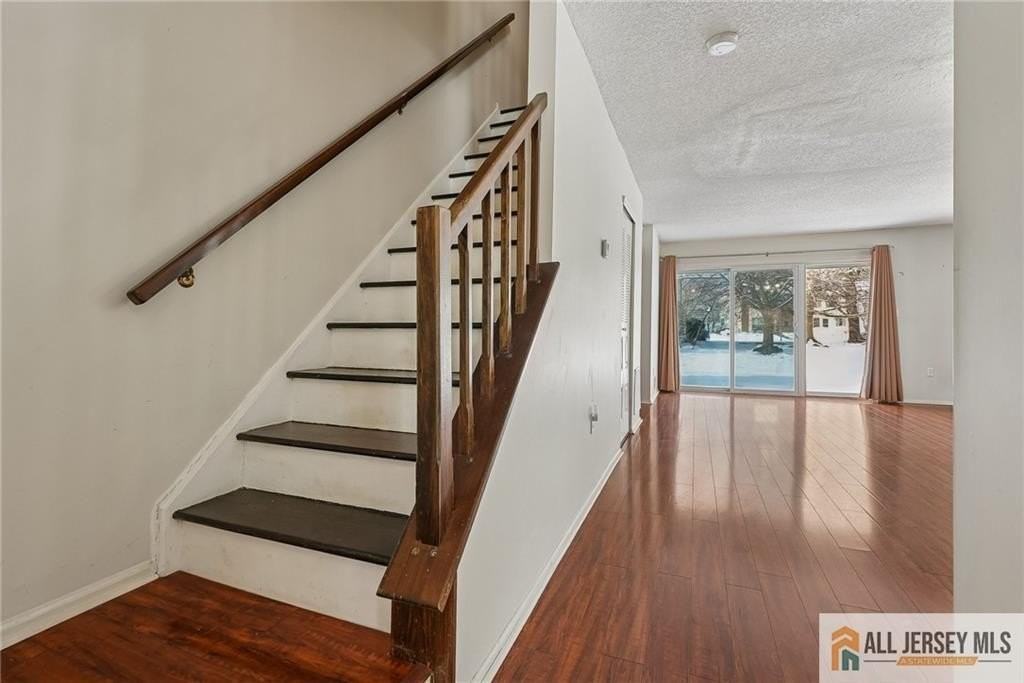 8 Marsh Ct #665 - Photo 4 of 32