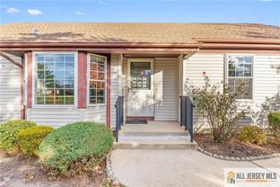 18 Benjamin Franklin Dr - Photo 1 of 1