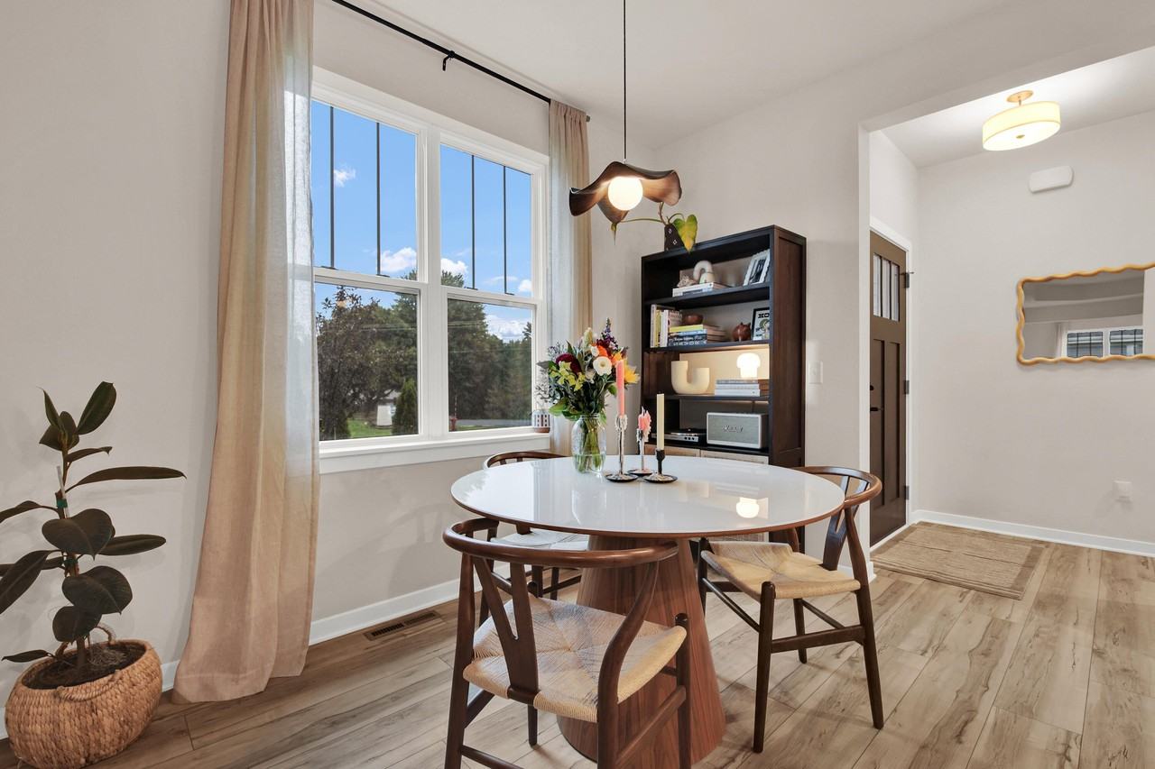 W204n1763 Laurel Pl - Photo 4 of 25