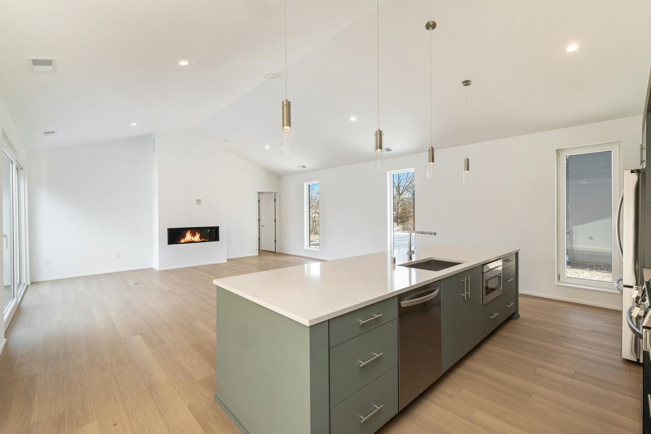 1170 Harmony Ln - Photo 3 of 22