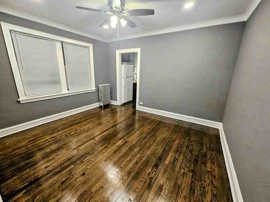 6545 N Francisco Ave - Photo 2 of 10