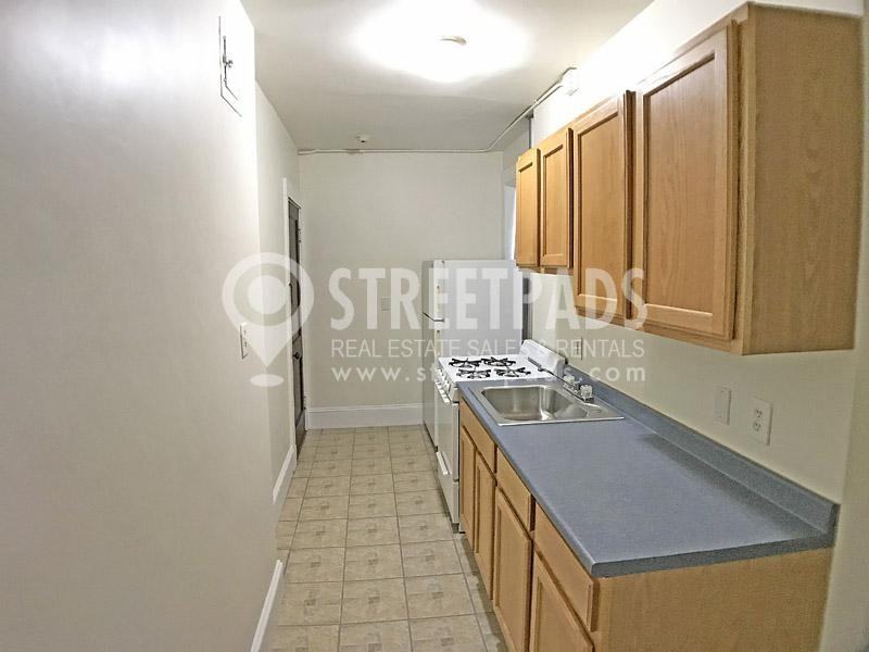 157 Summer St - Photo 5 of 10