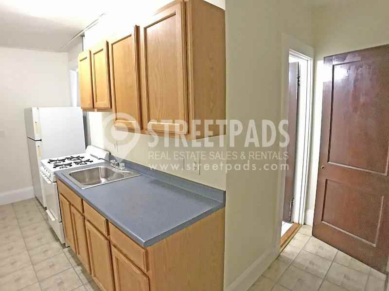 157 Summer St - Photo 6 of 10