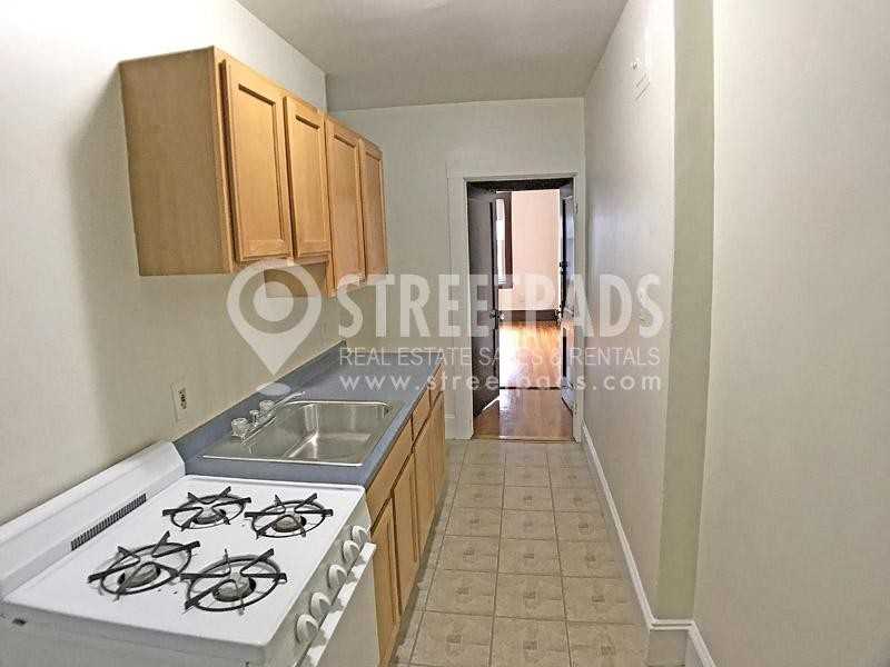 157 Summer St - Photo 7 of 10