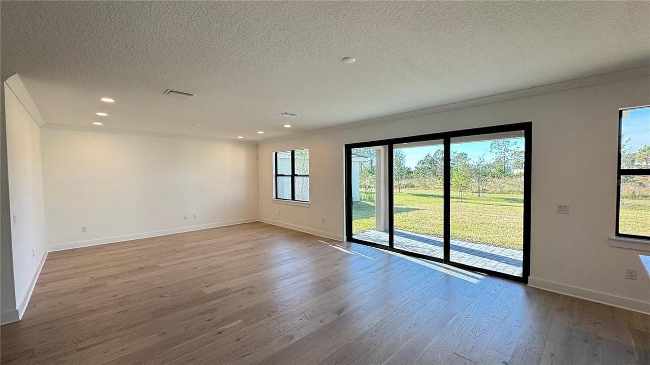 18515 Midsummer Pl - Photo 3 of 48