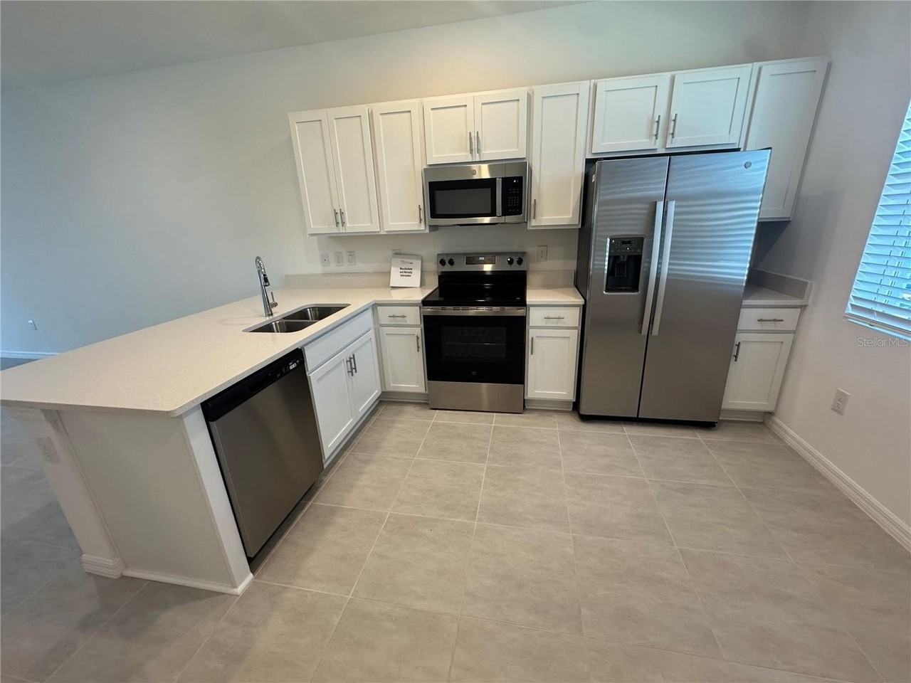 8720 Daybreak St - Photo 2 of 34