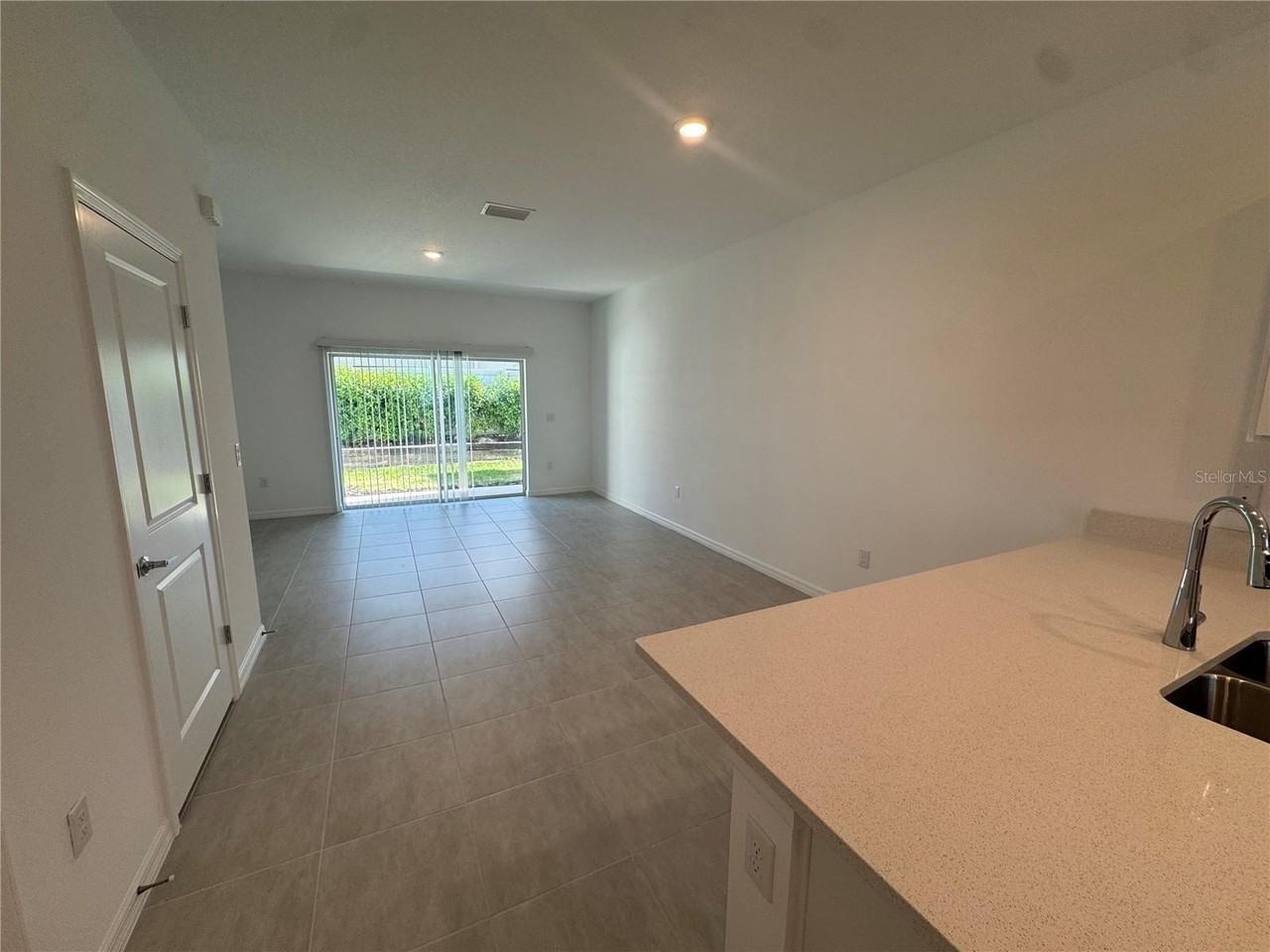 8720 Daybreak St - Photo 4 of 34