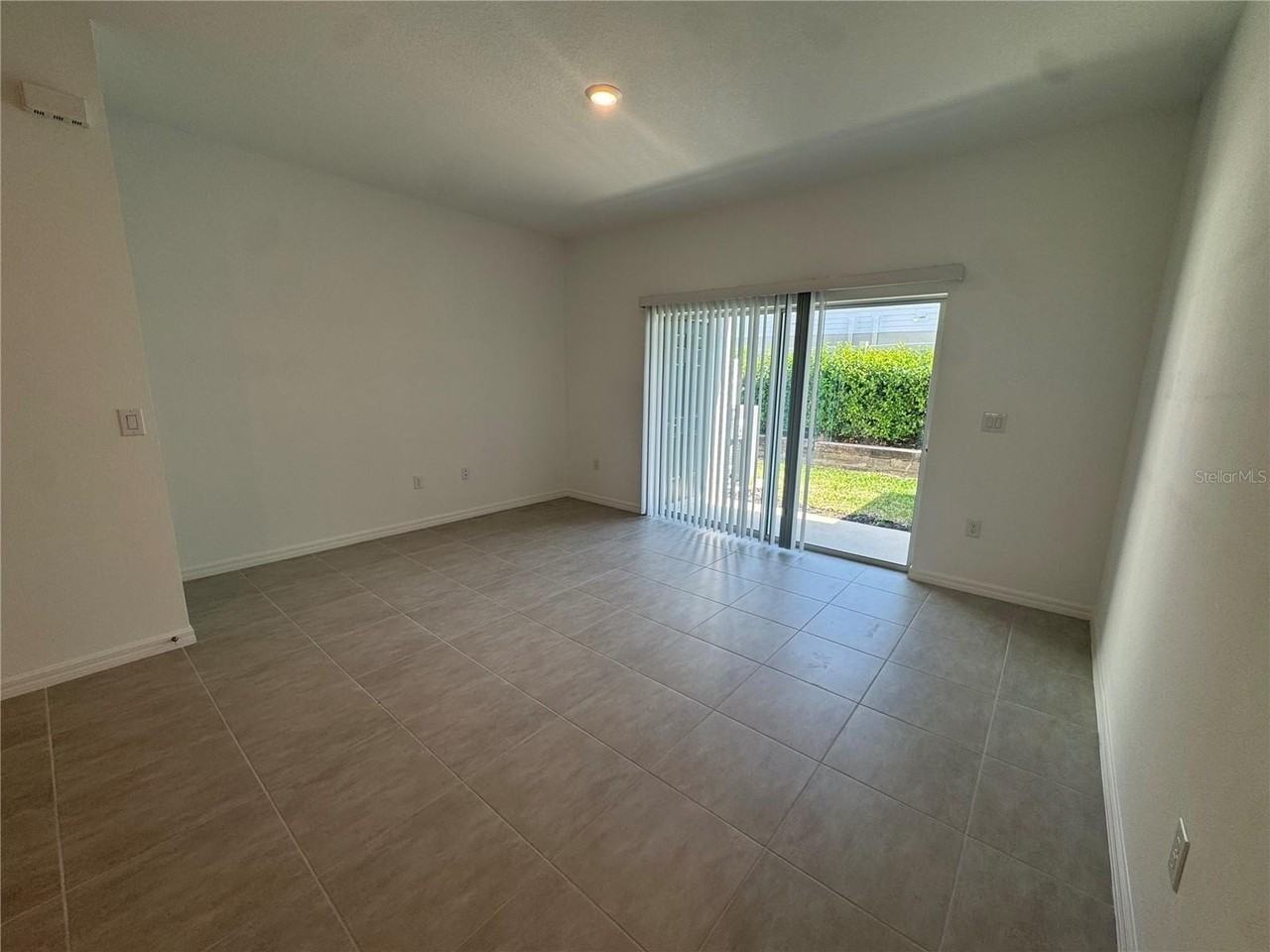 8720 Daybreak St - Photo 6 of 34