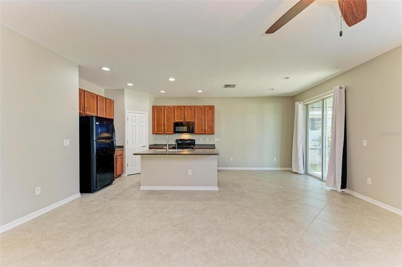 7807 110th Ave E - Photo 7 of 50