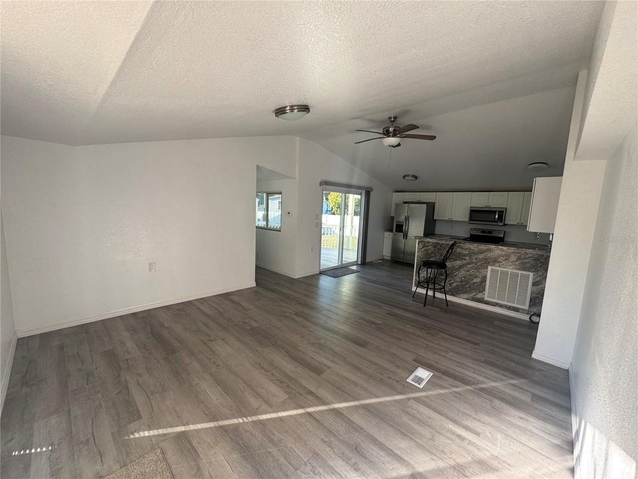 7370 Sw Collins St - Photo 6 of 18