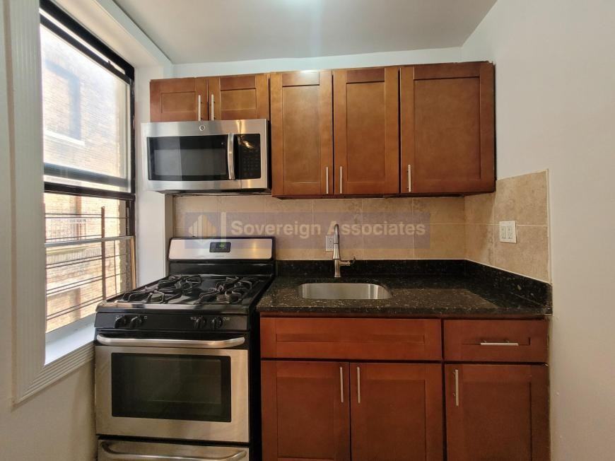 585 W 204th St - Photo 4 of 10