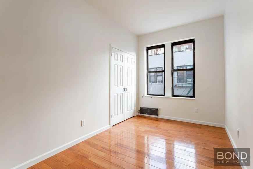 4711 45th St - Photo 6 of 8