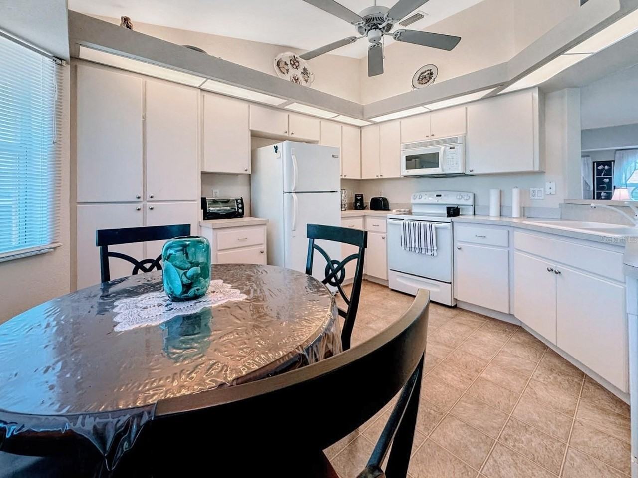 18353 Grace Ave - Photo 5 of 11