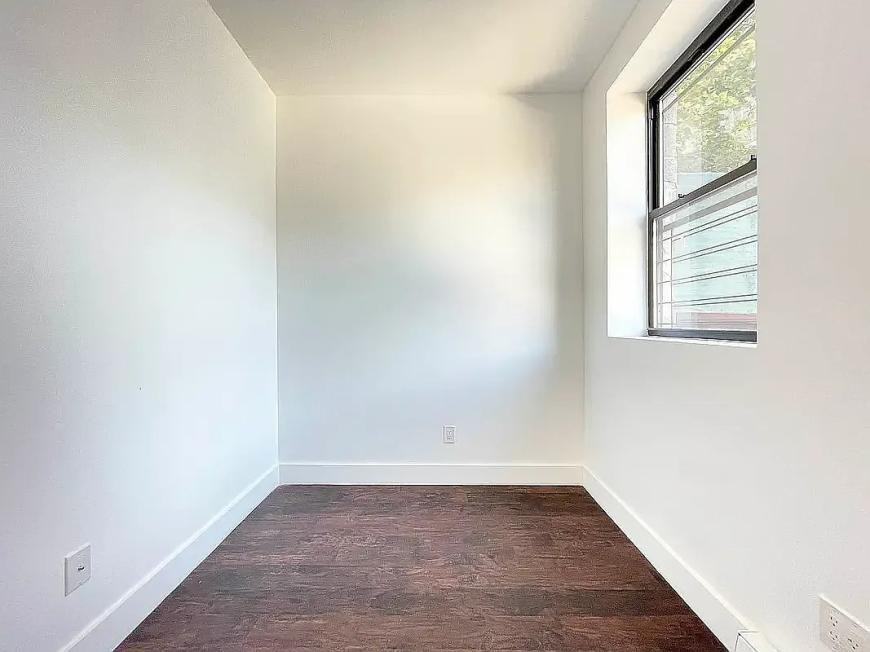 301 W 130th St - Photo 3 of 6