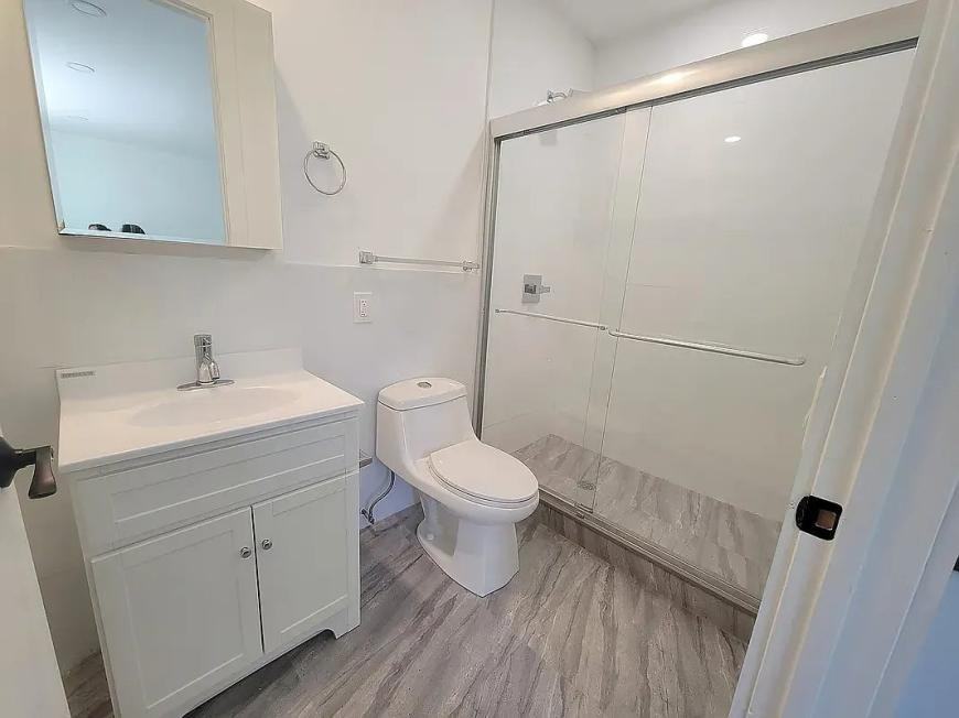 301 W 130th St - Photo 4 of 6