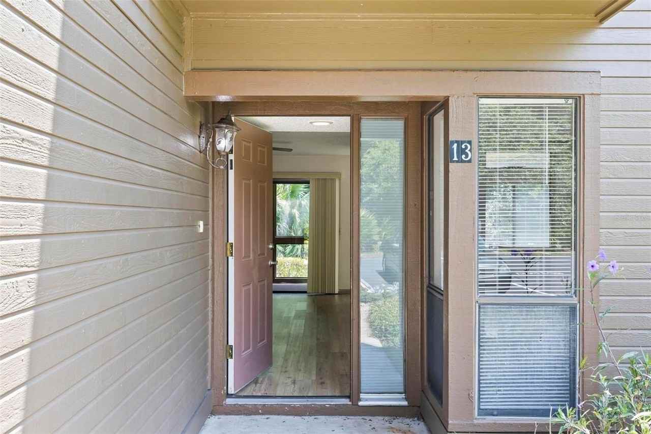 13 Sherbury Ct - Photo 5 of 46