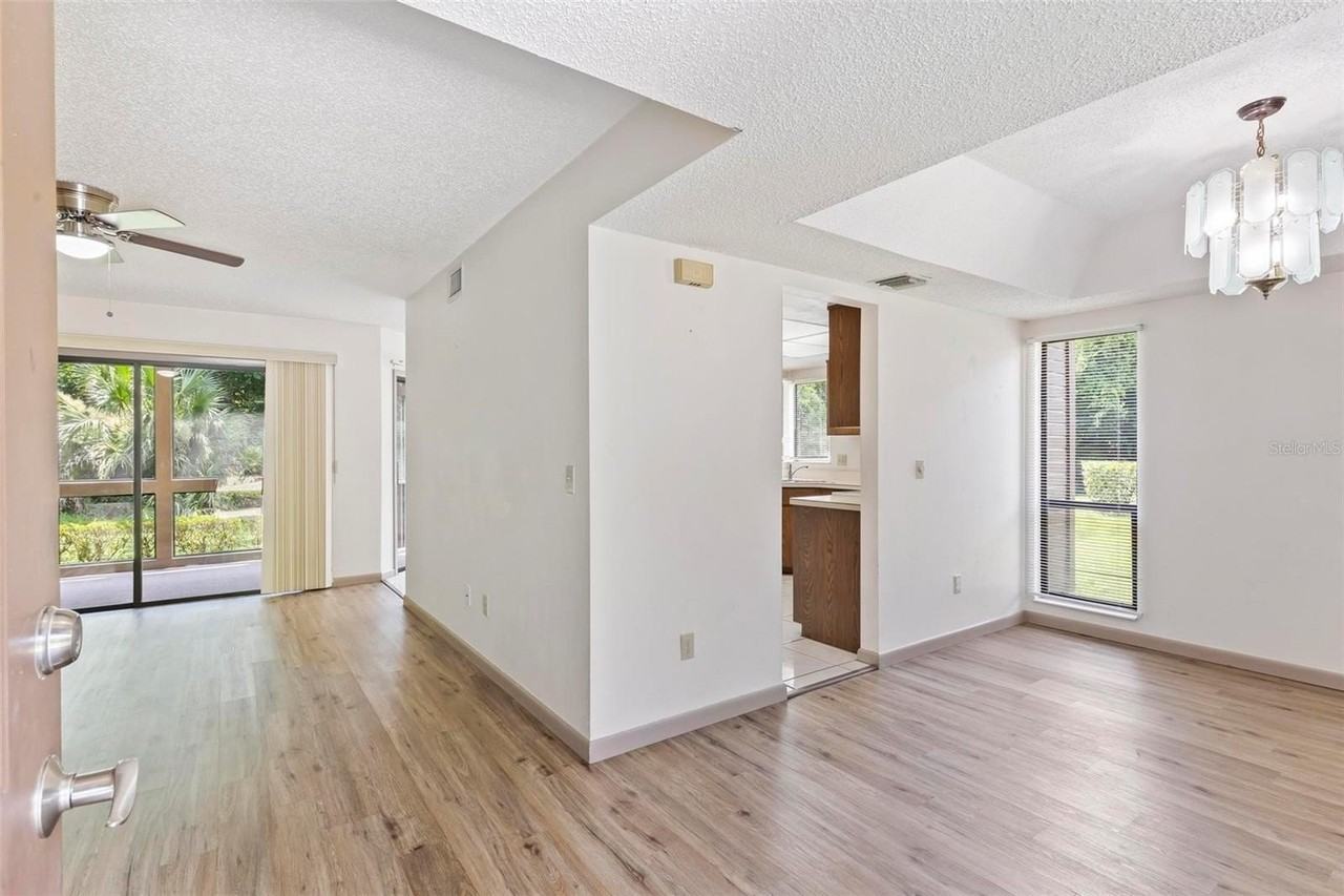 13 Sherbury Ct - Photo 6 of 46