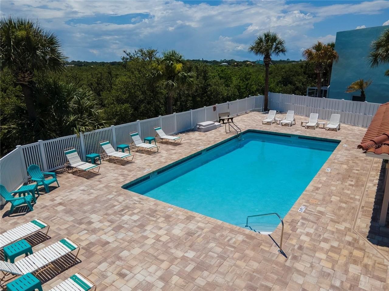 1502 N Daytona Ave - Photo 3 of 34