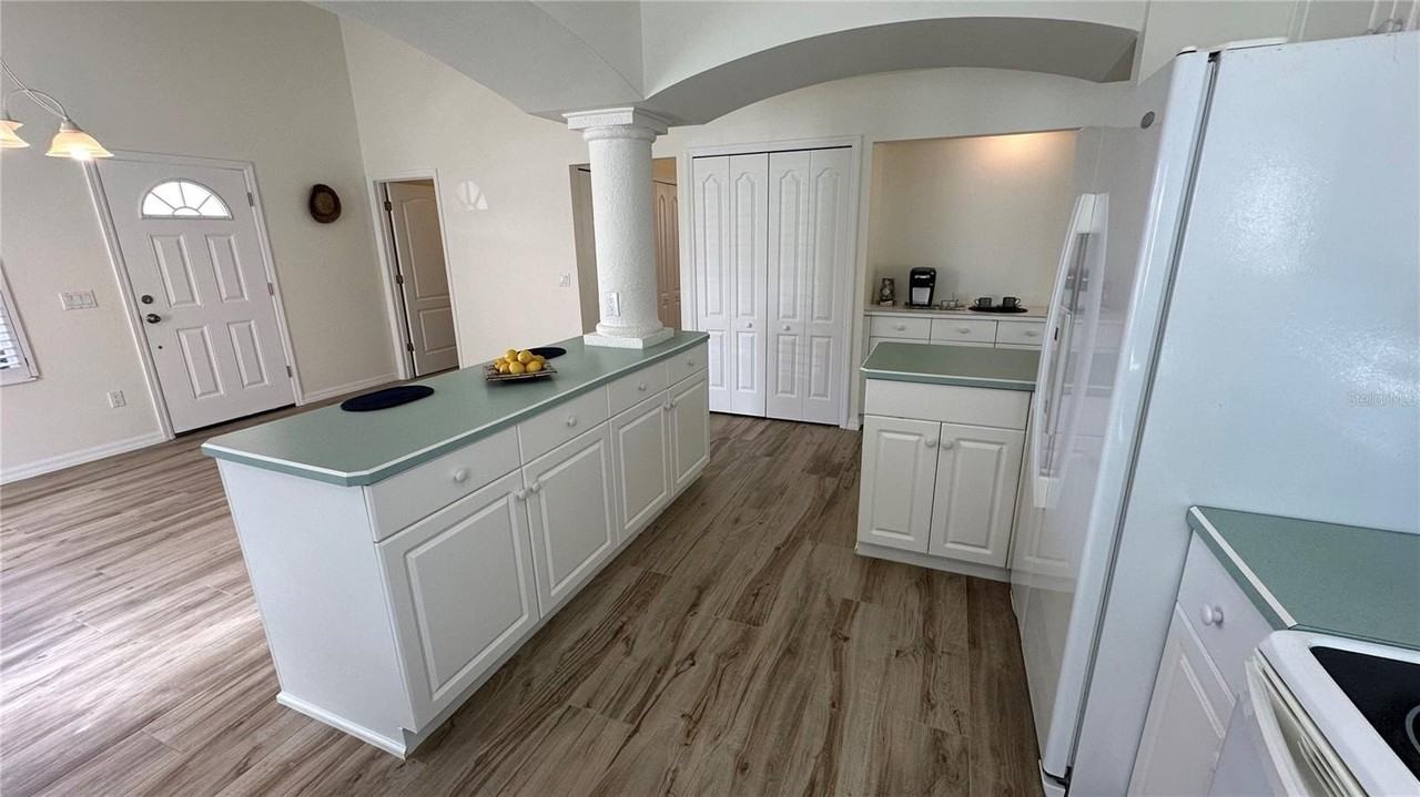 1502 N Daytona Ave - Photo 7 of 34