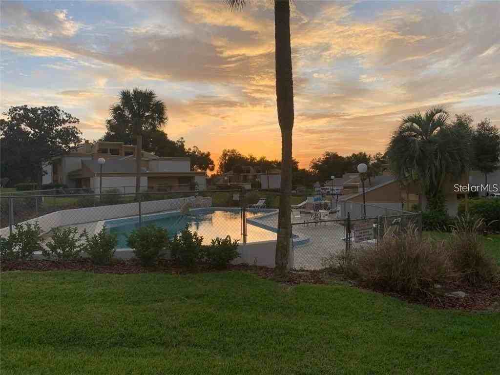 1051 S Highland St #4C - Photo 4 of 15