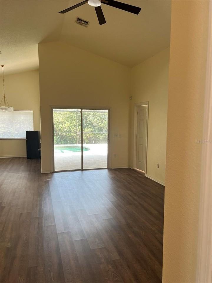 226 Hillcrest Dr - Photo 4 of 23