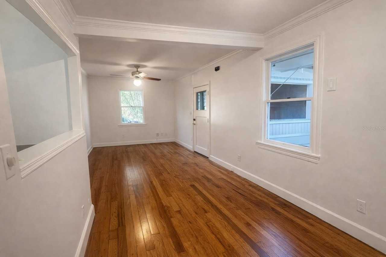 927 Ne 7th Ave - Photo 4 of 13