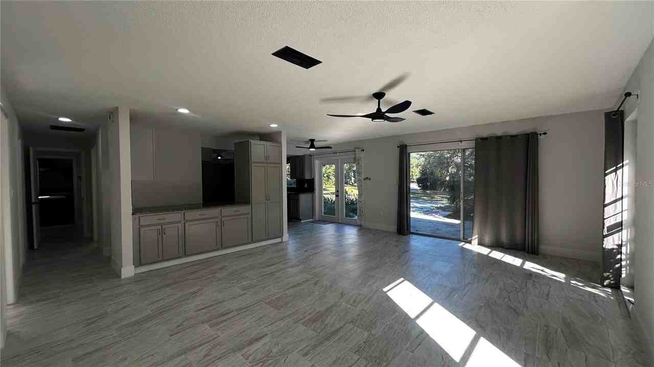 1606 Nw 22nd St - Photo 3 of 40