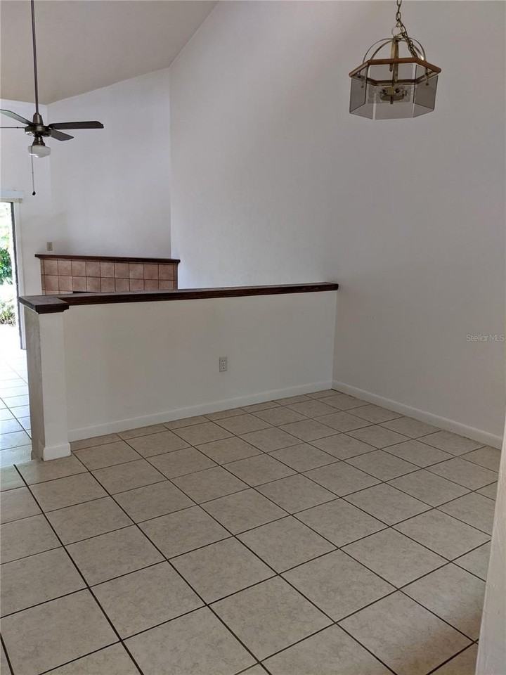 3970 Nw 29th Ln - Photo 5 of 15