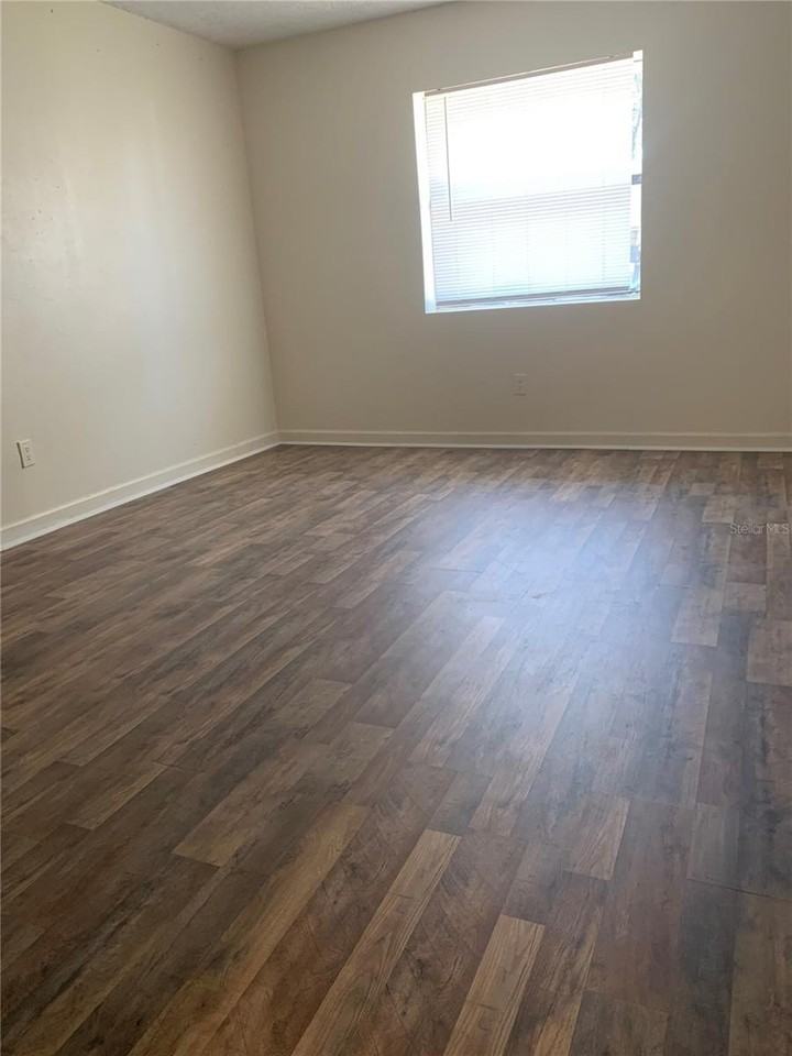 256 Village View Ln - Photo 5 of 8