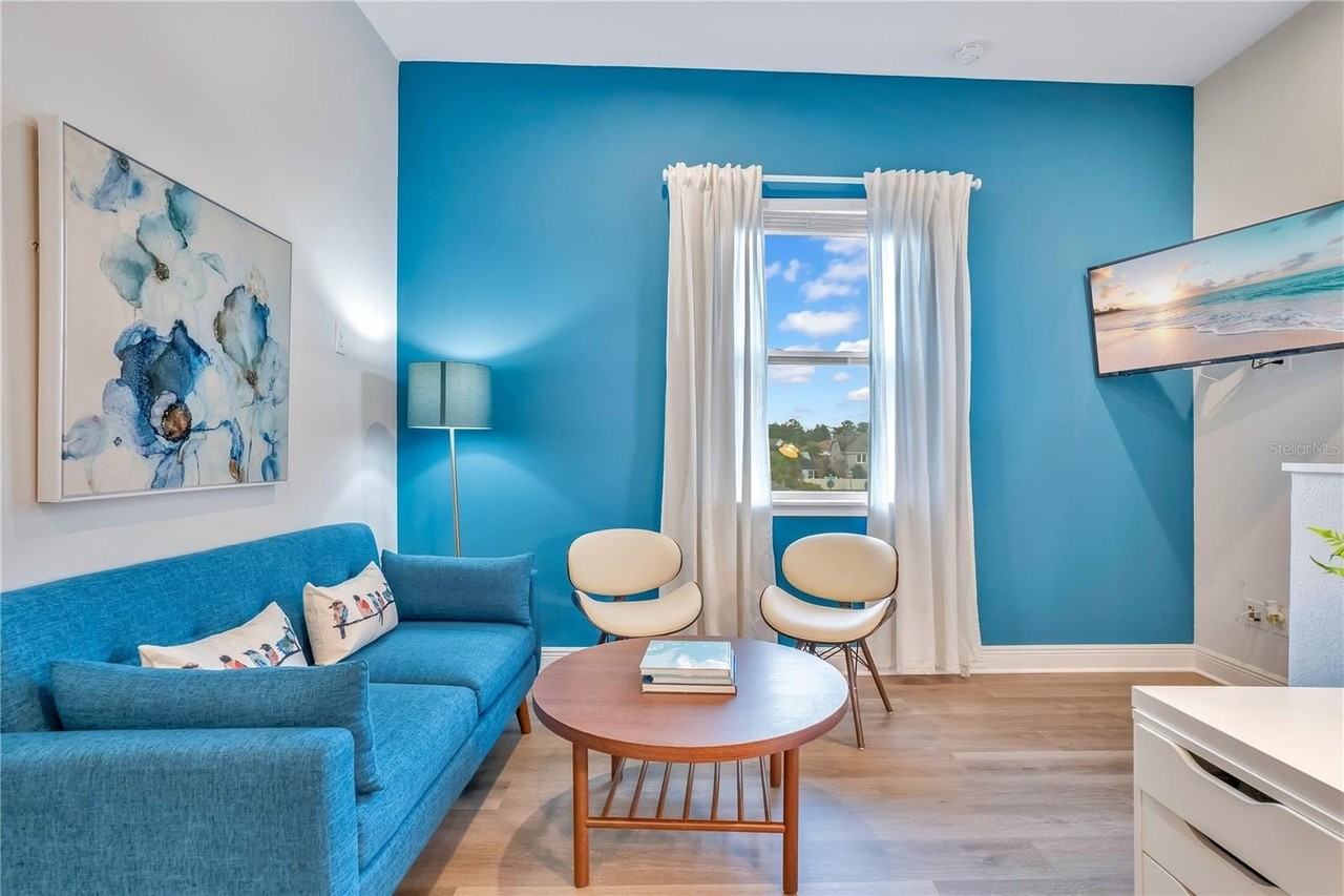 8285 Lindahl Aly - Photo 2 of 24