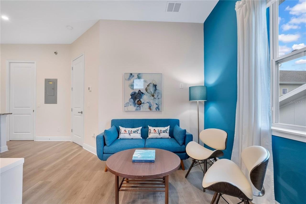 8285 Lindahl Aly - Photo 6 of 24