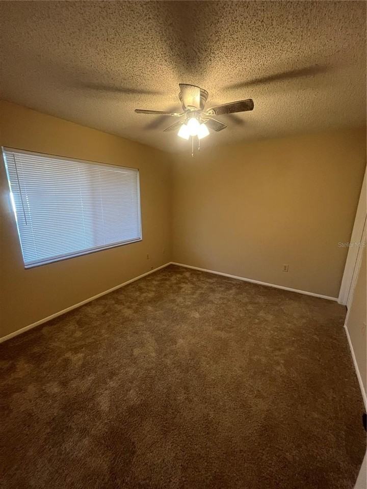 351 Hidden Lake Dr - Photo 5 of 10