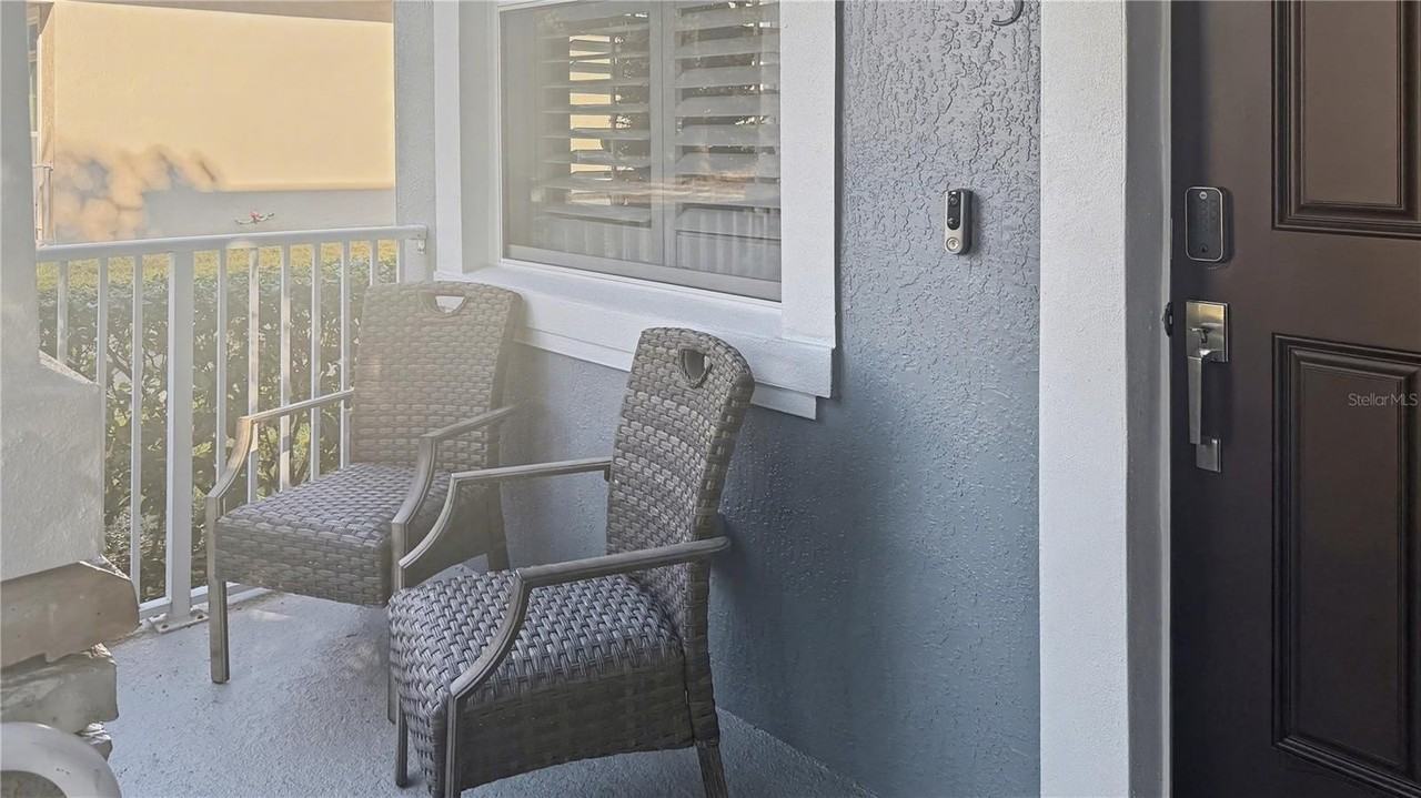 6673 Helmsley Cir - Photo 4 of 36