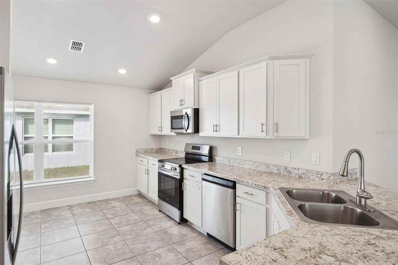 2358 Friendly Confines Loop - Photo 7 of 39