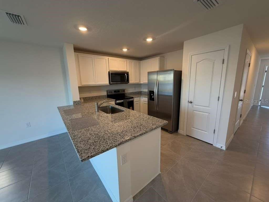 6602 Leo Ln - Photo 3 of 14