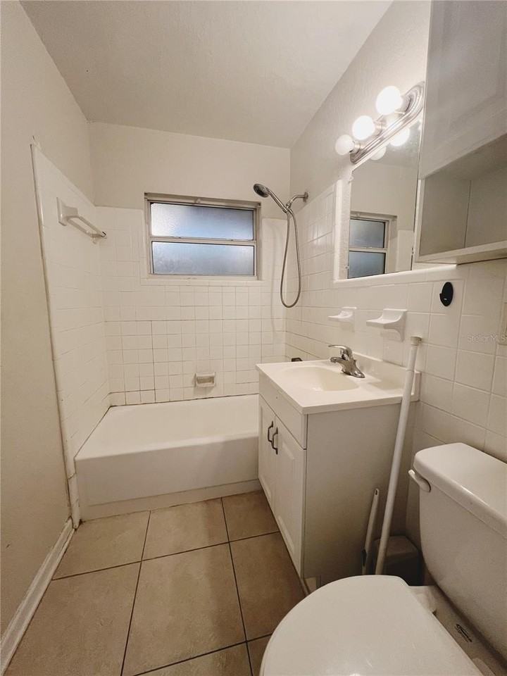 110 Willow Ave - Photo 5 of 8