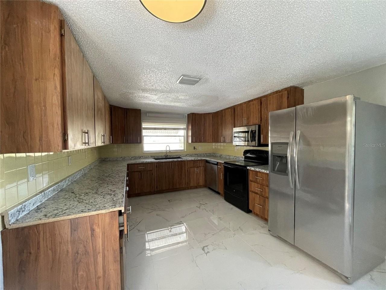 1657 N Chickasaw Trl - Photo 4 of 29