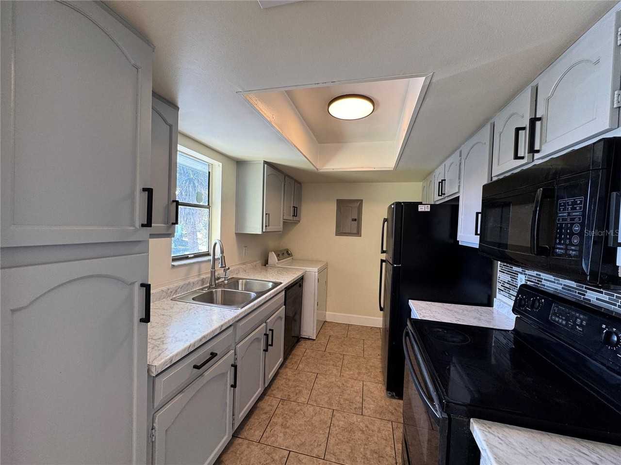 4318 Aqua Vista Dr #K - Photo 5 of 21