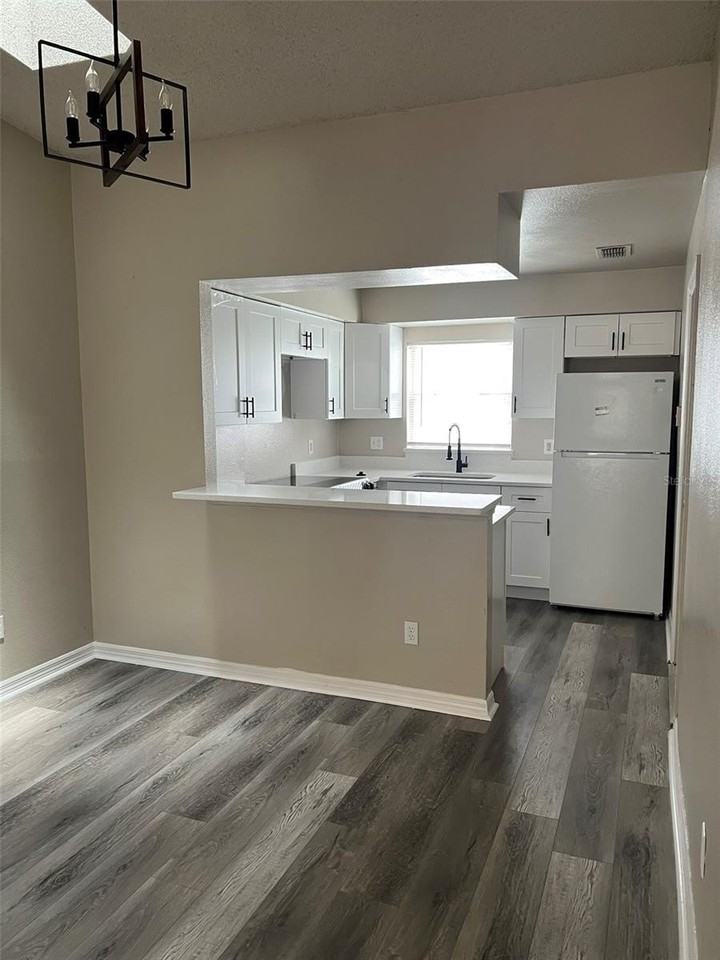 319 Eaton St - Photo 3 of 29