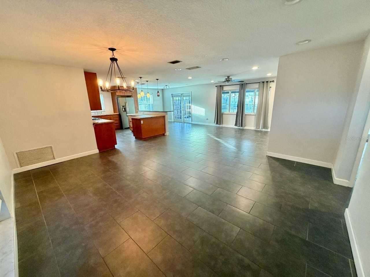 653 Sherwood Dr - Photo 2 of 30