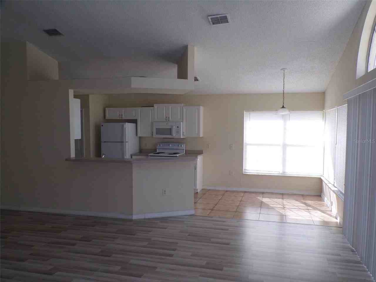 2563 Davenport Cir - Photo 5 of 18