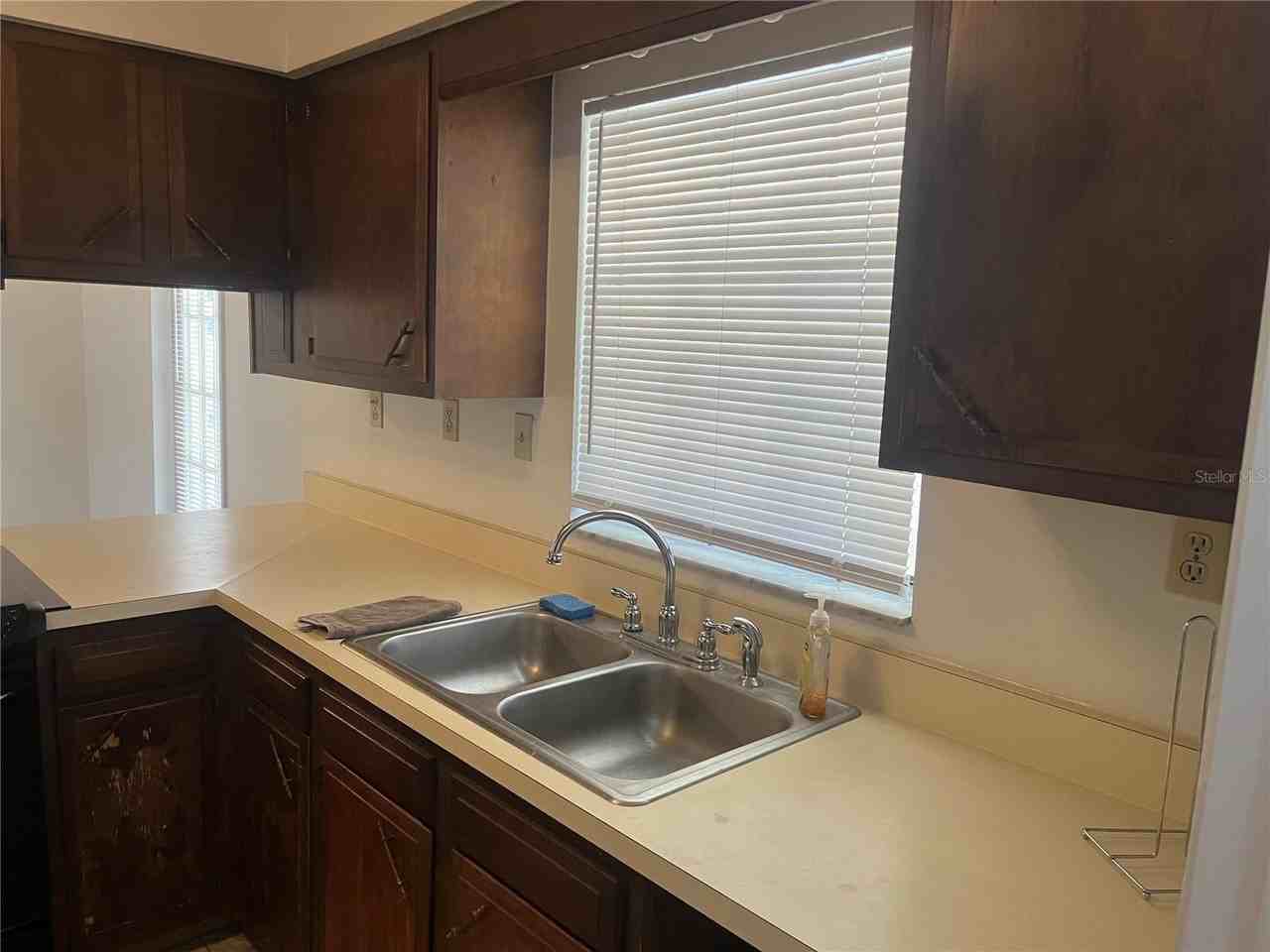 2330 Ne 41st St - Photo 5 of 20