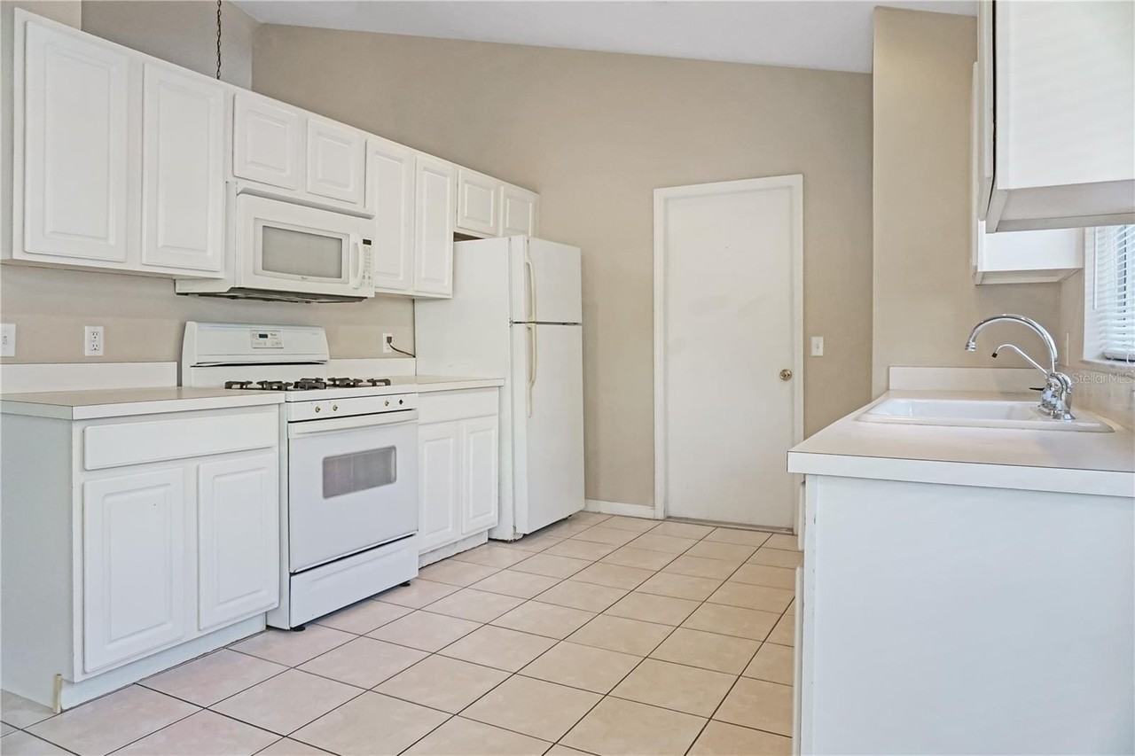 155 Clarinet Way - Photo 5 of 12