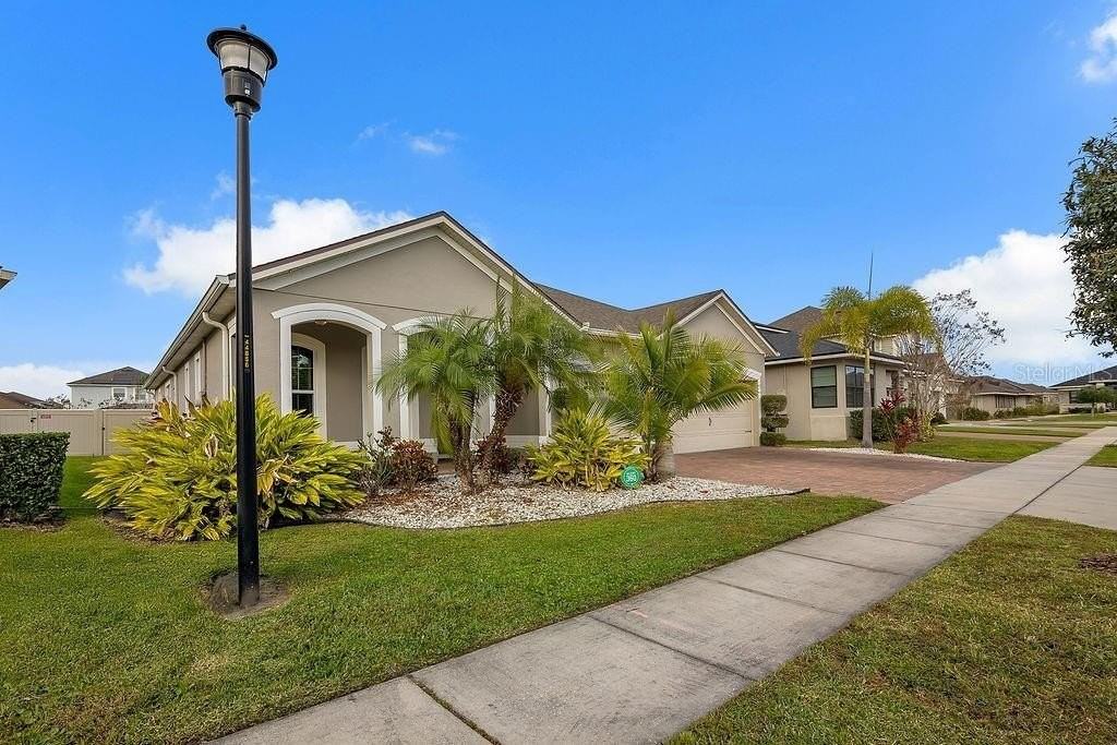 2450 Chateau Loop - Photo 4 of 39